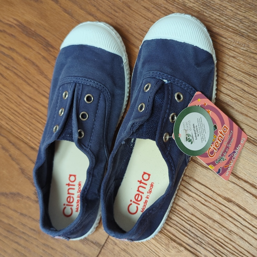 Cienta children's slip-on NWT
